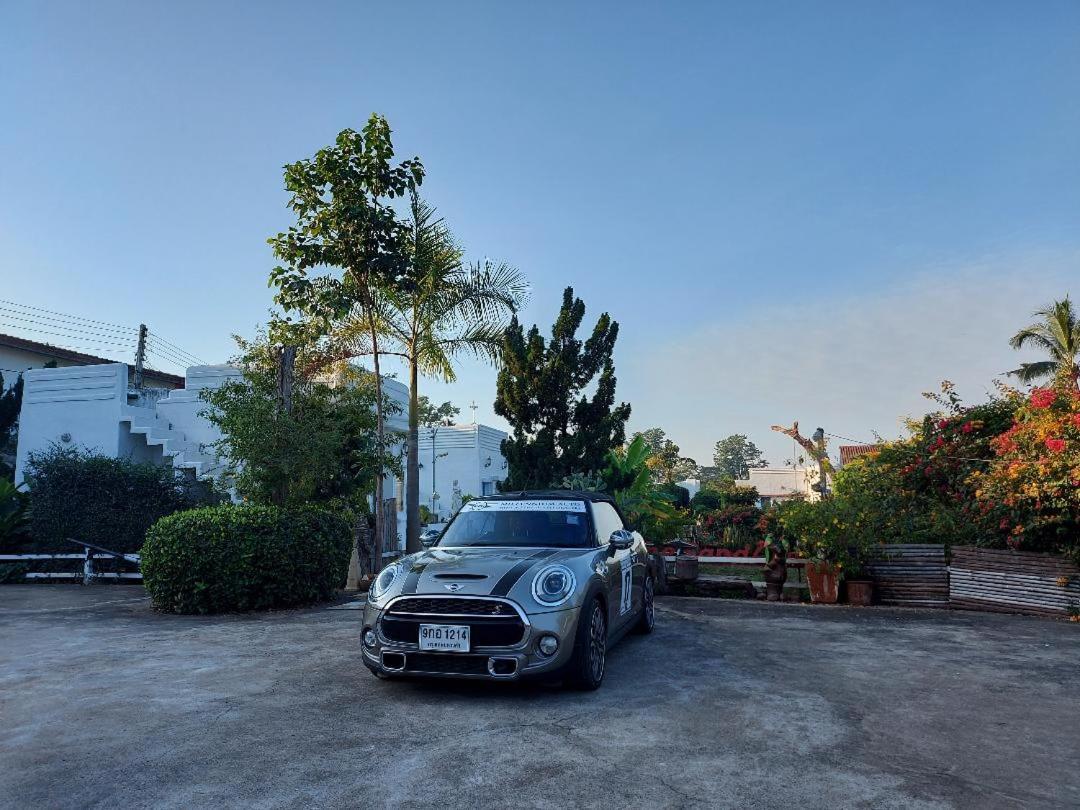 Scenic Riverside Resort Kamphaeng Phet Exterior foto