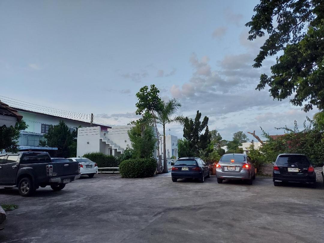Scenic Riverside Resort Kamphaeng Phet Exterior foto